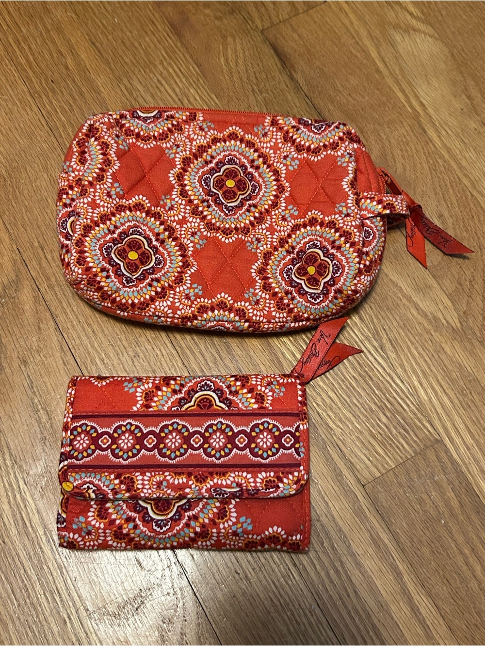 Vera Bradley paprika paisley Crossbody , Morgan toys, wallet & cosmetic bag - Picture 9 of 11